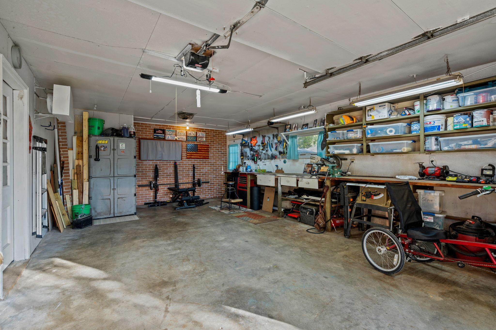 Garage 2
