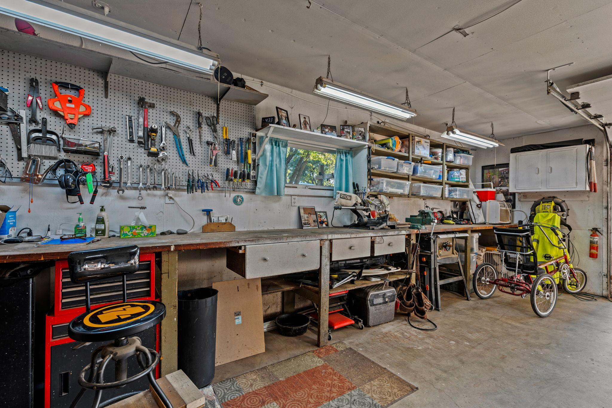 Garage 2