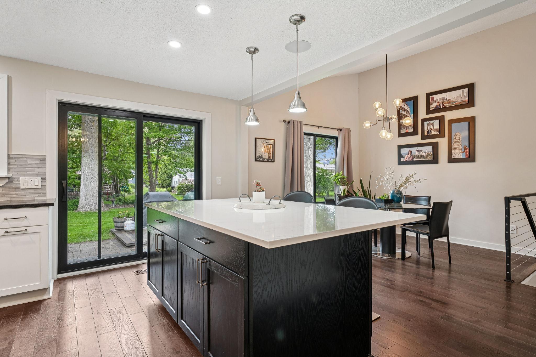 538 Silver Lake Road NW, Saint Paul, MN 55112