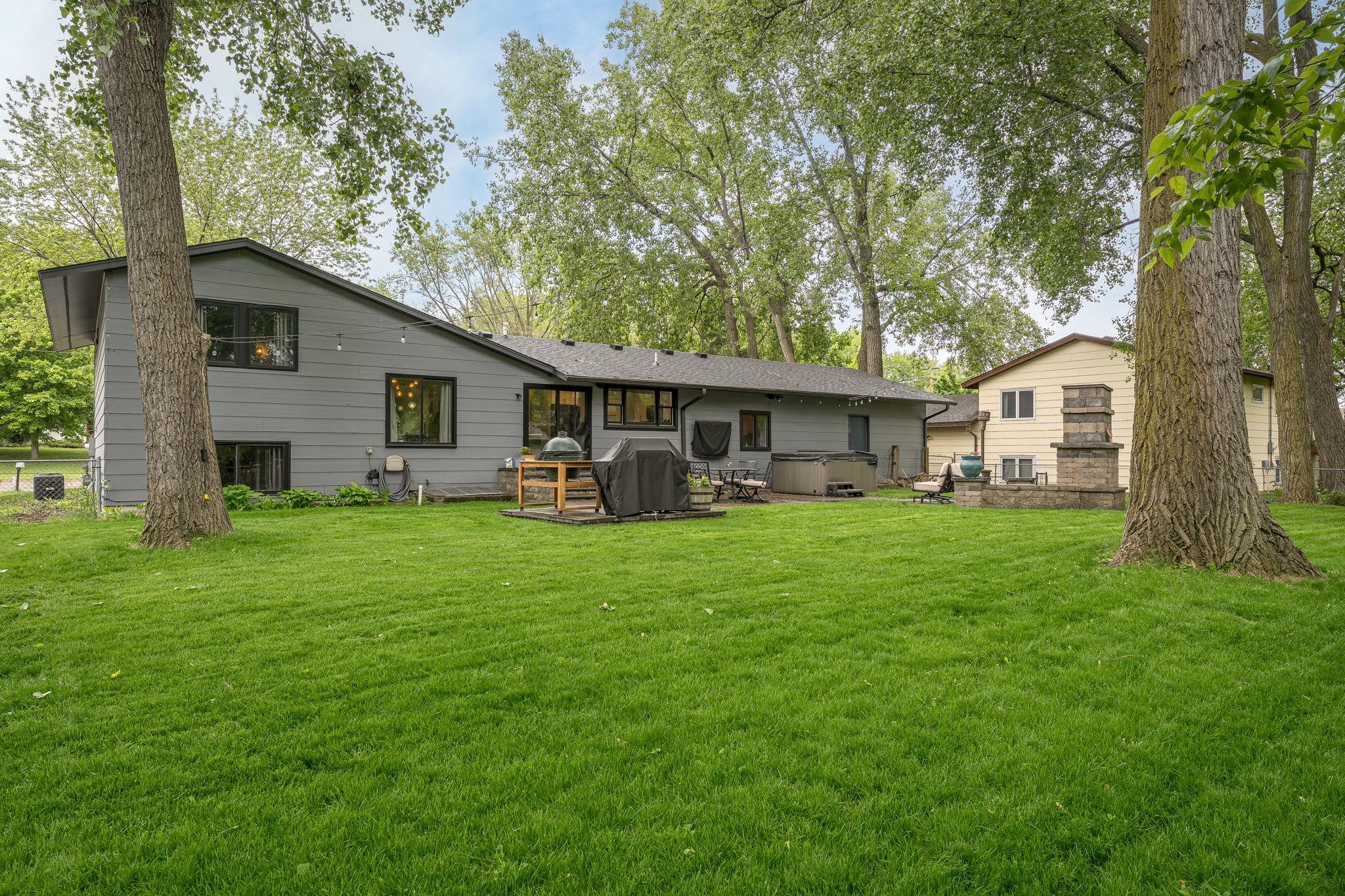 538 Silver Lake Road NW, Saint Paul, MN 55112