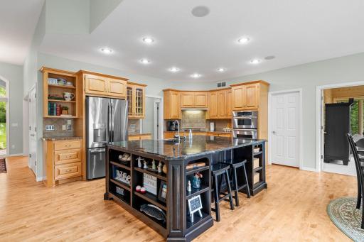 6600 Geneker Way, Maple Plain, MN 55359