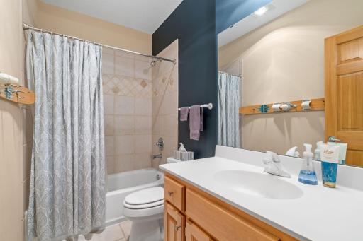 6600 Geneker Way, Maple Plain, MN 55359