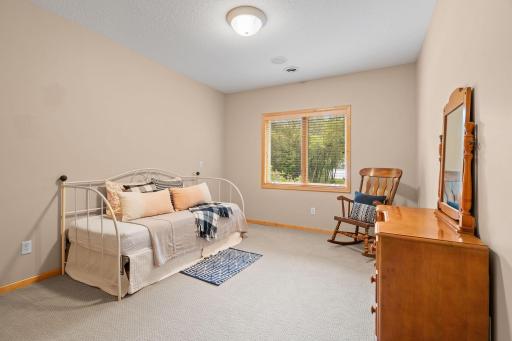 6600 Geneker Way, Maple Plain, MN 55359
