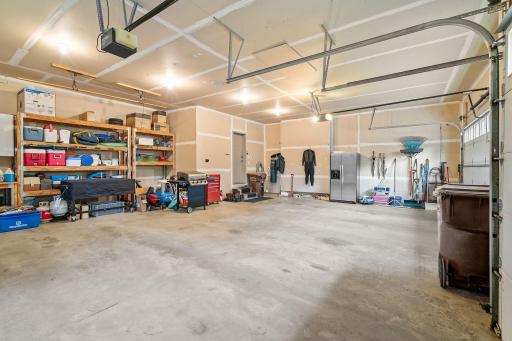 6600 Geneker Way, Maple Plain, MN 55359