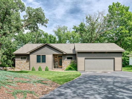 Welcome to 2848 Lake Boulevard, North St. Paul — ideally located with easy access to I-694, I-35W, Highway 36, and just minutes from St. Paul, Stillwater, White Bear Lake, and other vibrant communities!