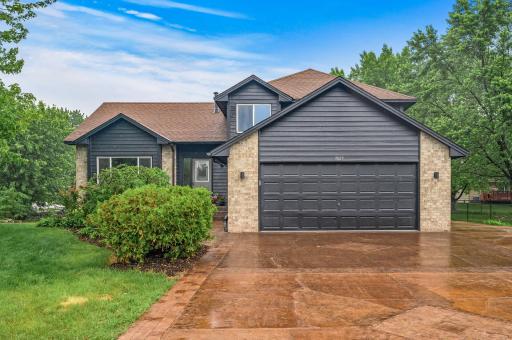3825 122nd Avenue NW, Minneapolis, MN 55433