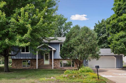 Wonderful one-owner home in a prime Shoreview location!