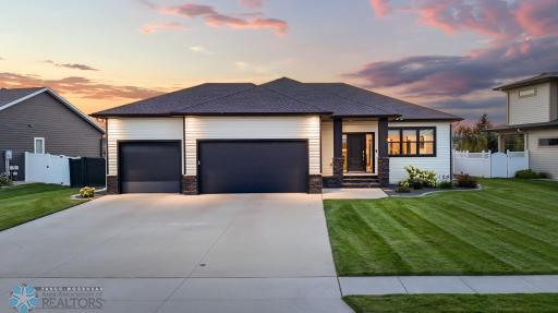 2800 Mcleod Drive E, West Fargo, ND 58078