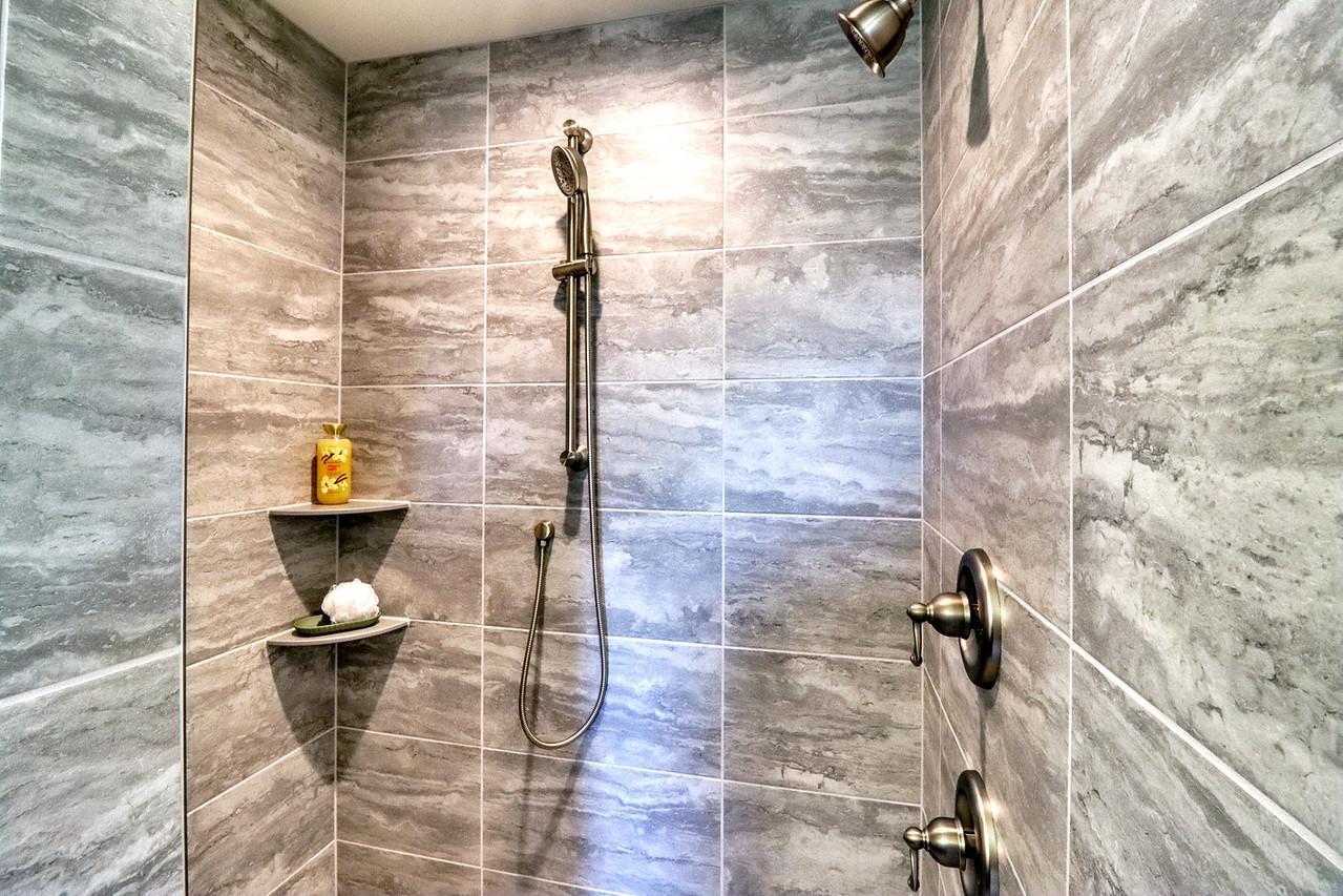 Primary Bath w/ Walk in tile shower