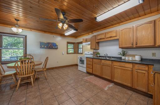 875 County 11 NW, Hackensack, MN 56452