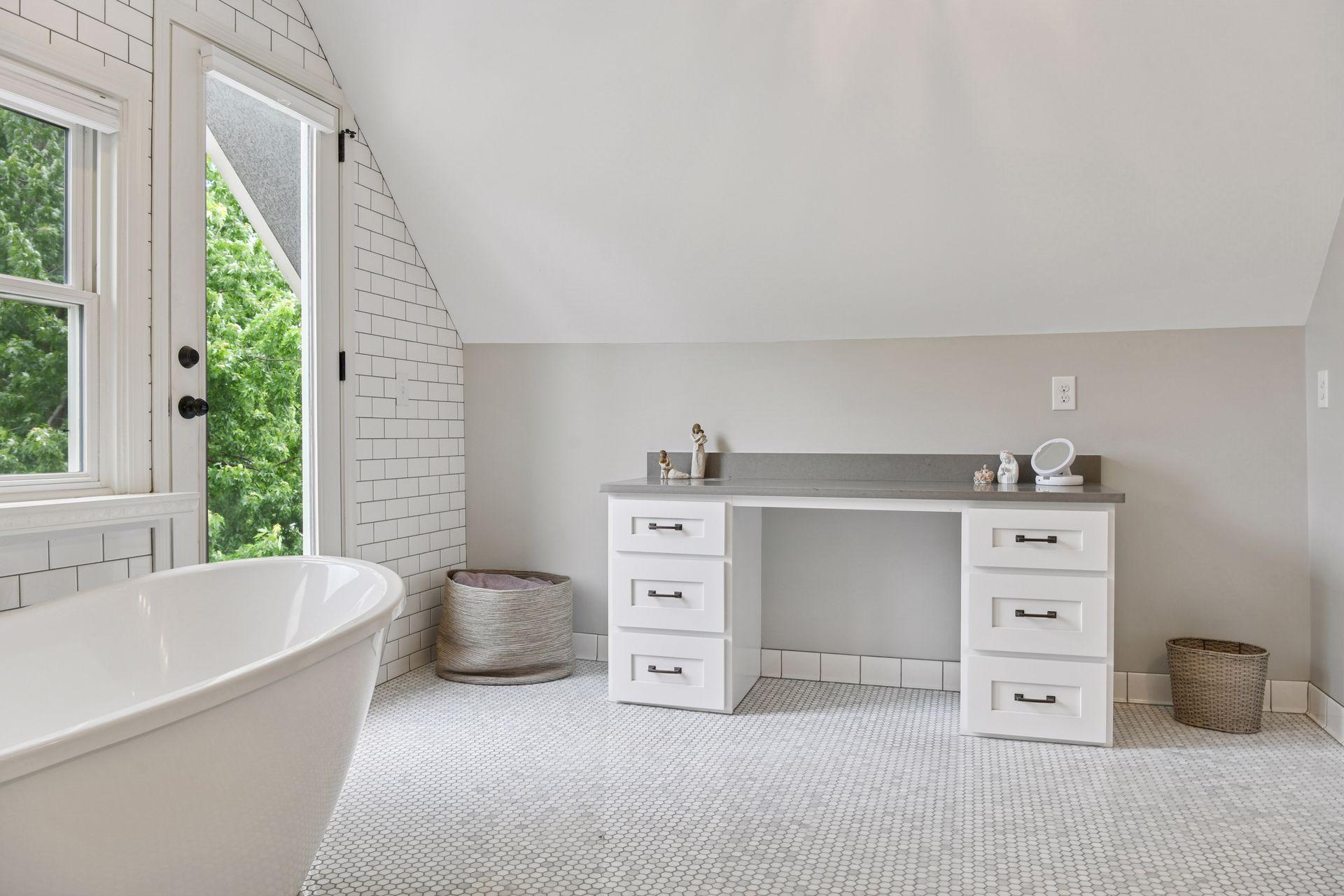 3837 Pleasant Avenue - Bonus Vanity