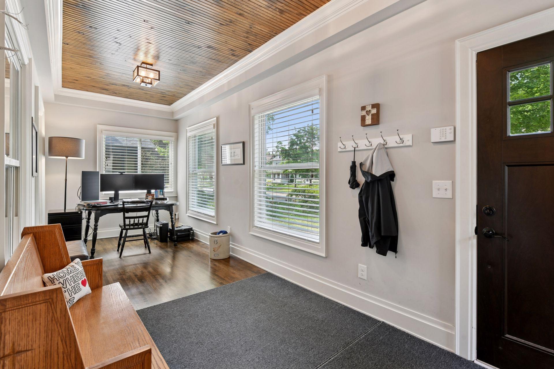 3837 Pleasant Avenue - Super Spacious Four Season Front Porch.