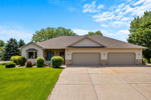 1115 S Trappers Crossing, Hugo, MN 55038