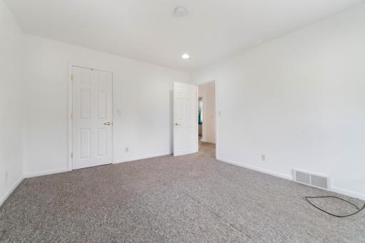 601 N 22nd Avenue W, Duluth, MN 55806
