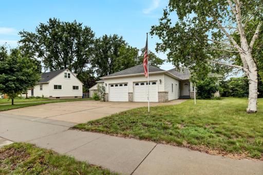 727 30th Avenue N, Saint Cloud, MN 56303