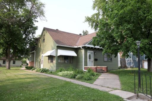105 2nd Street NE, New Prague, MN 56071