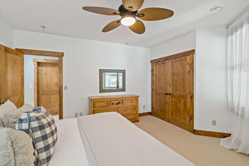 20655 Parkview Lane, Excelsior, MN 55331
