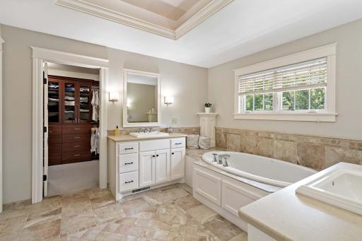 20655 Parkview Lane, Excelsior, MN 55331