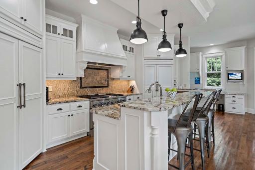 20655 Parkview Lane, Excelsior, MN 55331
