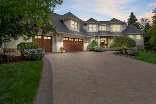 Welcome to the exclusive Parkview neighborhood in Shorewood