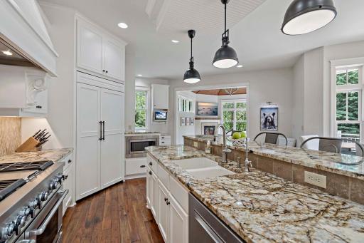 20655 Parkview Lane, Excelsior, MN 55331