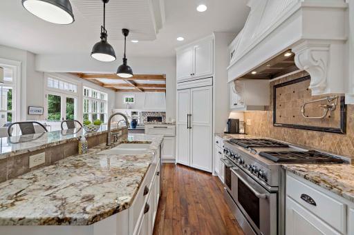 20655 Parkview Lane, Excelsior, MN 55331