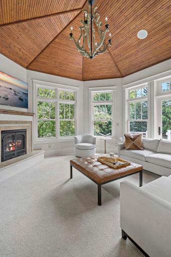 20655 Parkview Lane, Excelsior, MN 55331