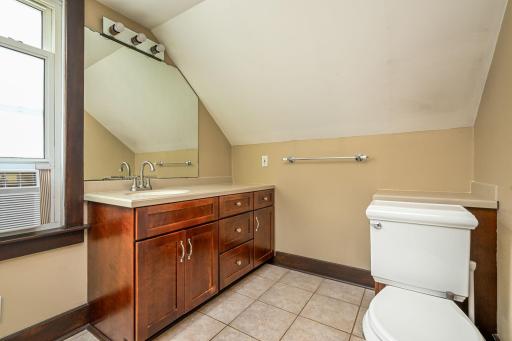 23-web-or-mls-3139 Cleveland St NE 023Full.jpg