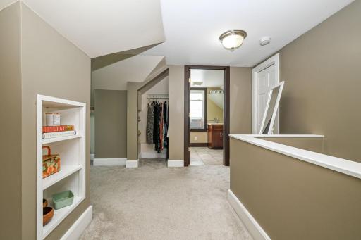 19-web-or-mls-3139 Cleveland St NE 019Full.jpg