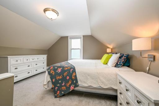 18-web-or-mls-3139 Cleveland St NE 018Full.jpg