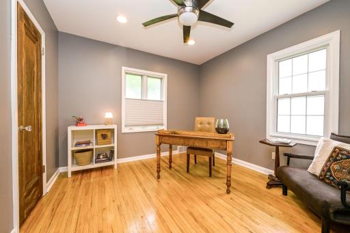 25-web-or-mls-3139 Cleveland St NE 025Full.jpg