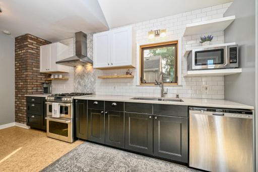 12-web-or-mls-3139 Cleveland St NE 012Full.jpg