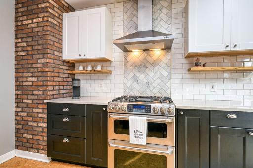 14-web-or-mls-3139 Cleveland St NE 014Full.jpg