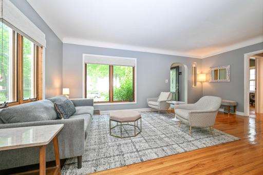 6-web-or-mls-3139 Cleveland St NE 006Full.jpg