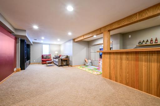 30-web-or-mls-3139 Cleveland St NE 030Full.jpg