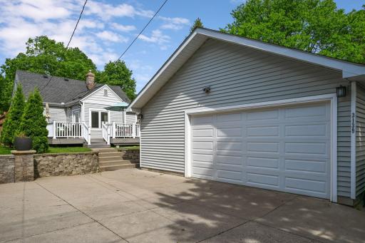 38-web-or-mls-3139 Cleveland St NE 038Full.jpg