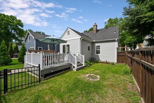 37-web-or-mls-3139 Cleveland St NE 037Full.jpg