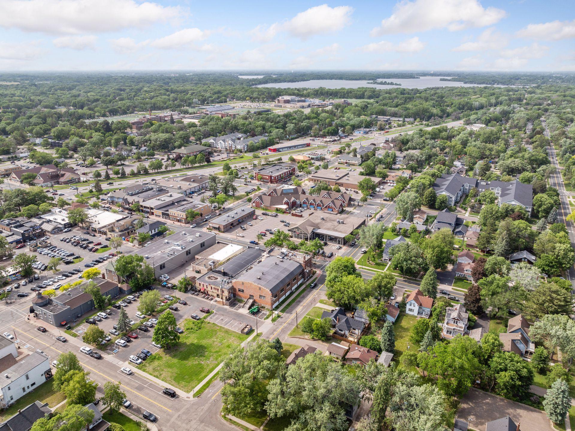 It's a short boat ride or drive to downtown White Bear Lake’s boutique shops, live music, and acclaimed restaurants, this location blends serene lake living with refined amenities.
