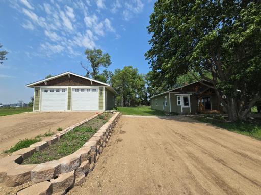 24091 Sunny Side Drive NW, Evansville, MN 56326