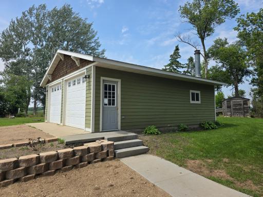24091 Sunny Side Drive NW, Evansville, MN 56326