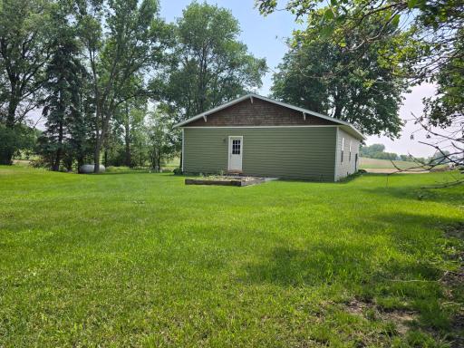 24091 Sunny Side Drive NW, Evansville, MN 56326