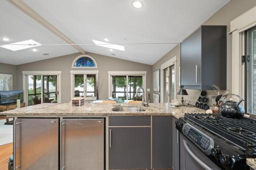 475 Lakeview Avenue, Excelsior, MN 55331
