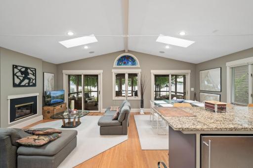 475 Lakeview Avenue, Excelsior, MN 55331