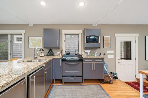 475 Lakeview Avenue, Excelsior, MN 55331