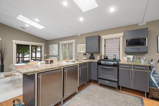 475 Lakeview Avenue, Excelsior, MN 55331
