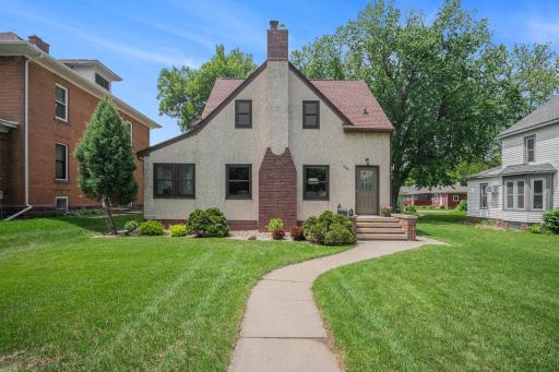 609 N Freeman Avenue, Luverne, MN 56156