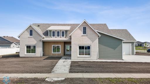 4295 Bristlecone Loop S, Fargo, ND 58104