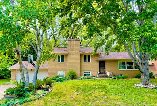 2561 Bittersweet Lane, Saint Paul, MN 55109