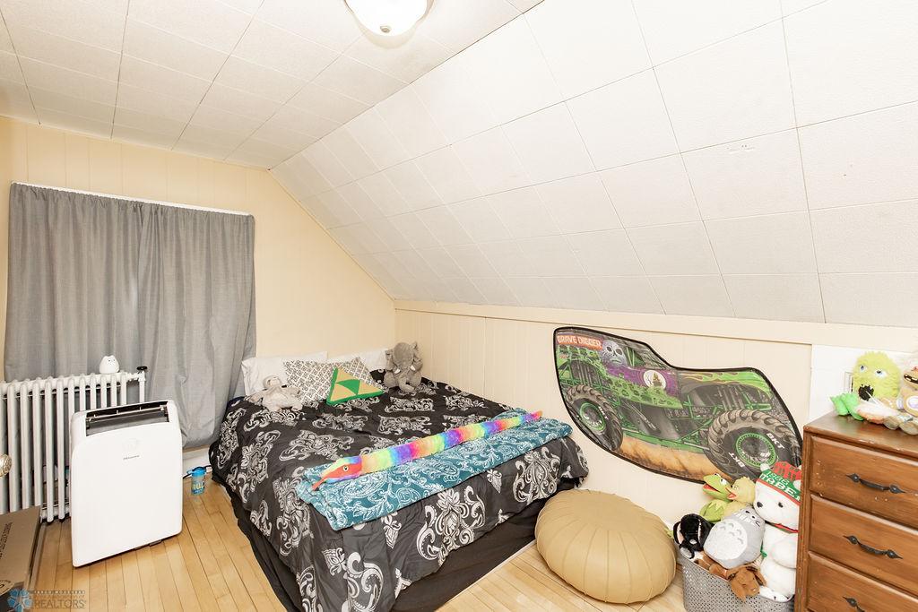 Upstairs bedroom 3