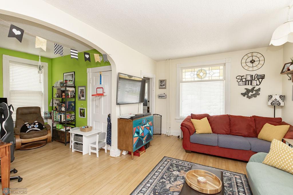 Living Room / Den